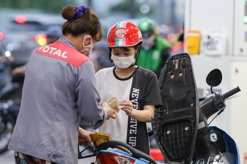 gia xang khong the giam 1690 dong anh 1