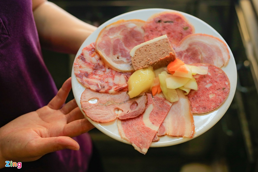 banh mi lau doi o Ha Noi anh 10