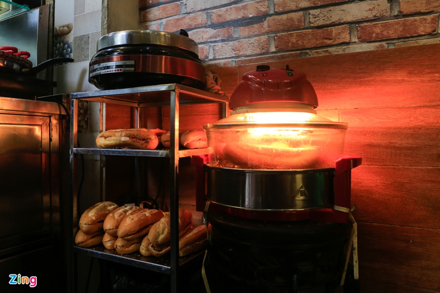 banh mi lau doi o Ha Noi anh 14