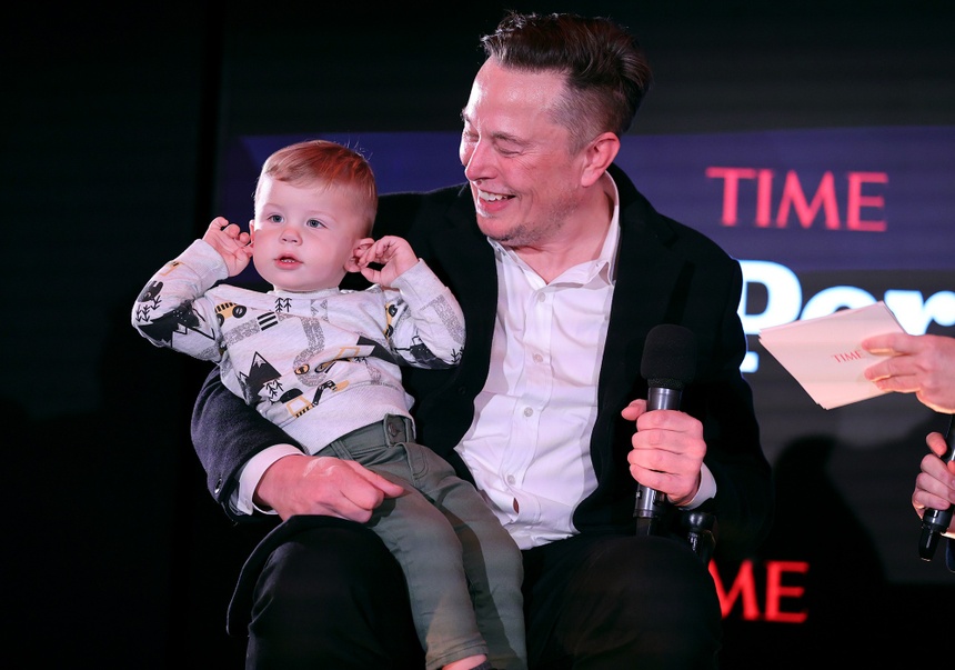 ty phu elon musk co them con anh 1