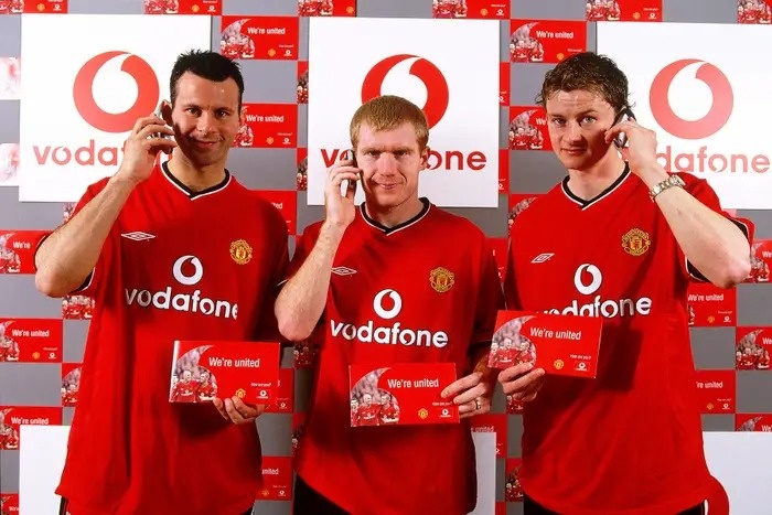 Hang cong nghe tai tro ao dau bong da anh 1