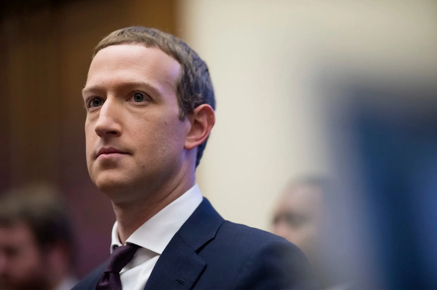Mark Zuckerberg lai bi kien vi chuyen cu anh 1